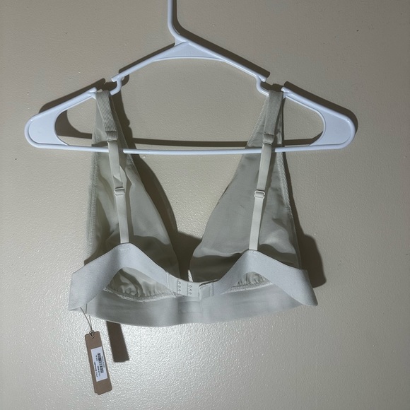 skims bra - Picture 2 of 3